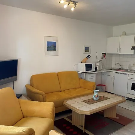 Saarstrasse 18a W9 Apartament